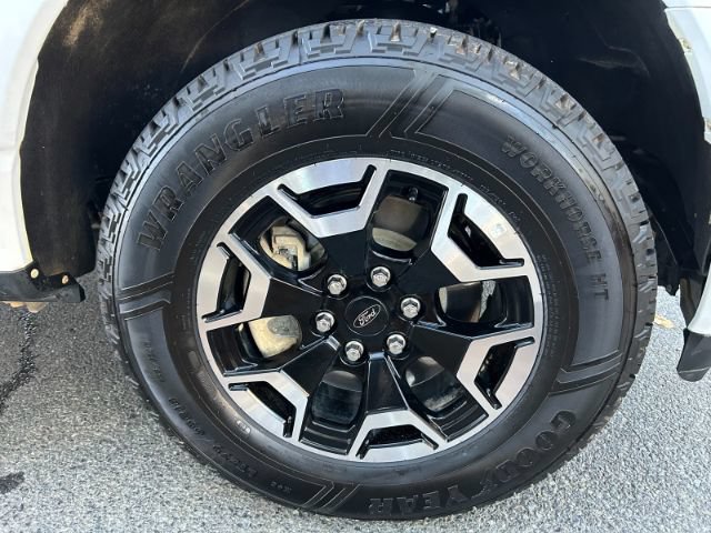Used 2022 Ford F150 Lightning XLT AWD/4WD image 31