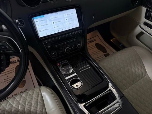 Used 2019 Jaguar XJ L Portfolio image 40