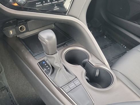 Used 2023 Toyota Camry SE image 18