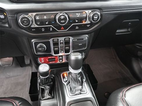 Used 2025 Jeep Gladiator Rubicon w/ Convenience Group image 11