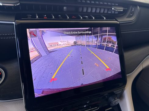 New 2025 Jeep Grand Cherokee Limited AWD/4WD image 23