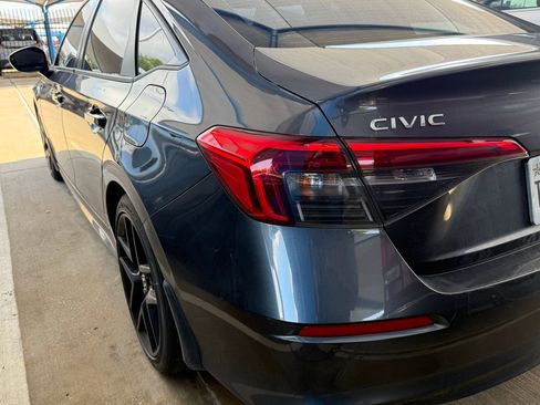 Used 2023 Honda Civic Sport image 5