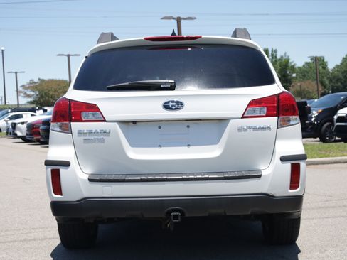 Used 2014 Subaru Outback 2.5i Limited AWD/4WD image 4