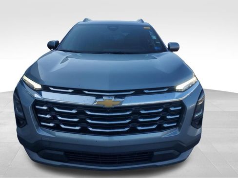 Used 2025 Chevrolet Equinox LT w/ Convenience Package II image 9