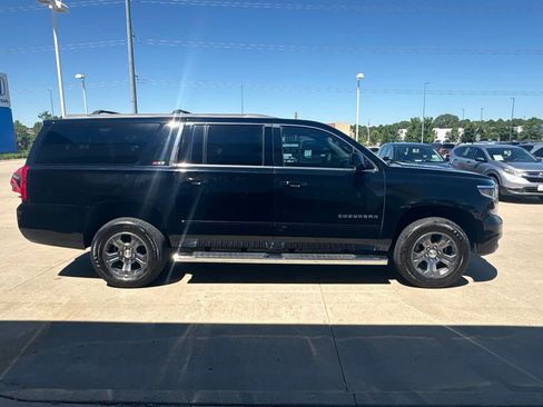 Used 2015 Chevrolet Suburban LT AWD/4WD image 4