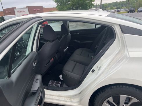 Used 2019 Nissan Altima 2.5 S FWD image 10