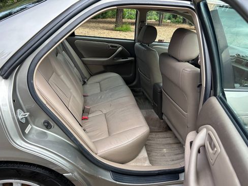 Used 2000 Toyota Camry XLE FWD image 33