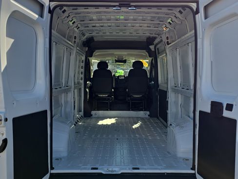 Used 2025 RAM ProMaster 2500 w/ Safety Group image 7
