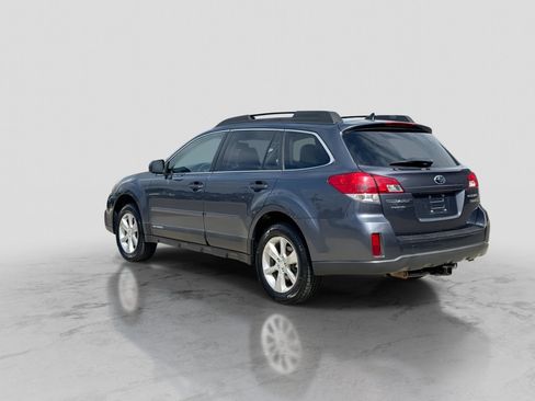 Used 2014 Subaru Outback 3.6R Limited w/ Moonroof Package AWD/4WD image 4