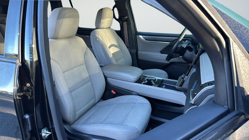 Certified 2025 GMC Acadia Elevation w/ Black Edition FWD image 19