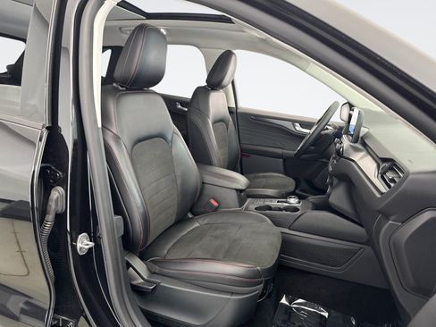 Used 2022 Ford Escape SEL w/ SEL Stealth AWD Package image 16