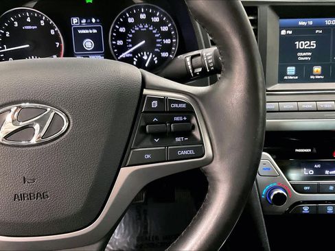Used 2017 Hyundai Elantra Limited FWD image 24