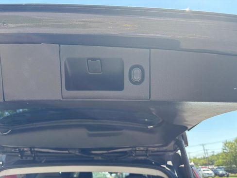Used 2016 Cadillac Escalade ESV Premium image 18