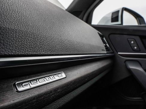 Certified 2025 Audi Q5 2.0T Premium Plus w/ Premium Plus Package image 19