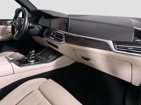 Used 2021 BMW X5 M50i AWD/4WD image 31