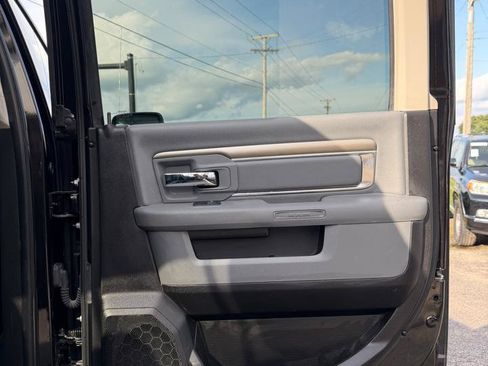 Used 2018 RAM 2500 SLT AWD/4WD image 18