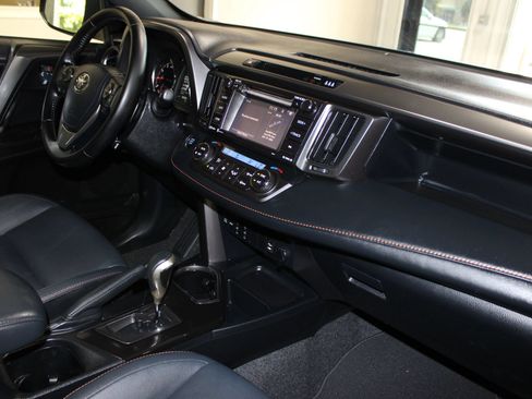 Used 2017 Toyota RAV4 SE w/ Power Extra Value Package FWD image 31