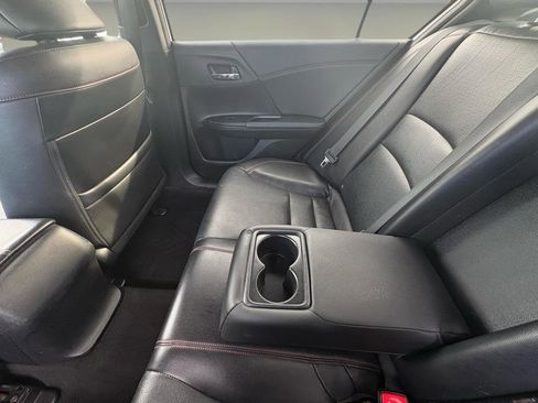 Used 2017 Honda Accord Sport Special Edition image 31