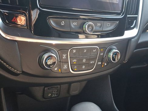 Certified 2023 Chevrolet Traverse LT w/ LT Premium Package image 15