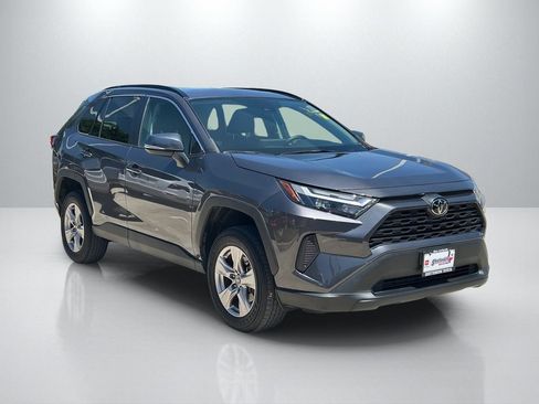 Used 2022 Toyota RAV4 XLE w/ Convenience Package AWD/4WD image 3