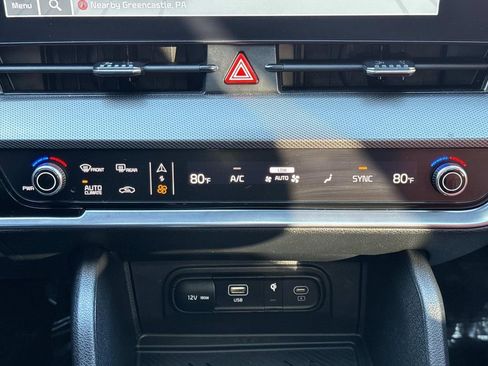 Used 2025 Kia Sportage SX AWD/4WD image 6