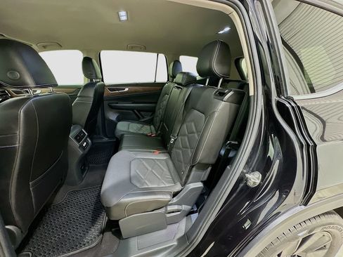 Used 2024 Volkswagen Atlas SE FWD image 24