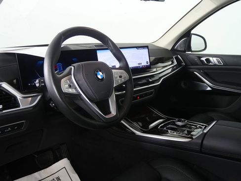 Certified 2025 BMW X7 xDrive40i w/ Premium Package image 11