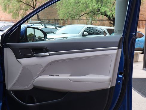 Used 2017 Hyundai Elantra SE FWD image 33