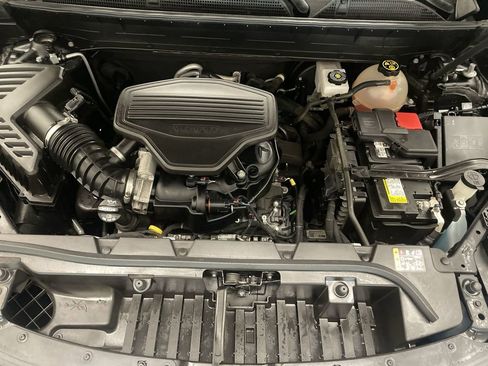 Used 2020 GMC Acadia SLE w/ Driver Convenience Package FWD image 23