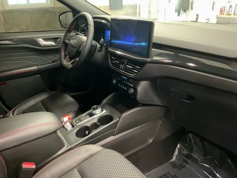 Used 2024 Ford Escape ST-Line w/ Tech Pack #1 AWD/4WD image 33