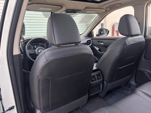 Used 2023 Nissan Rogue SV w/ SV Premium B Package FWD image 31