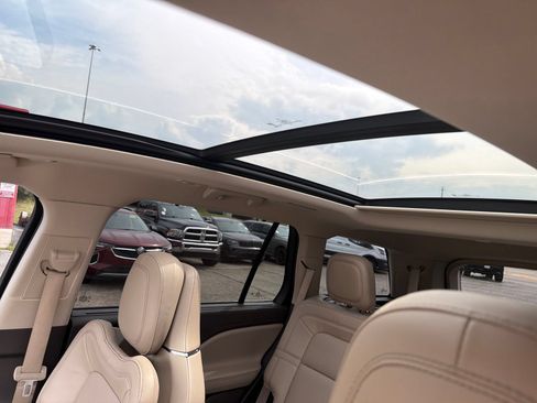Used 2020 Lincoln Aviator Reserve w/ Equipment Group 202A AWD/4WD image 25