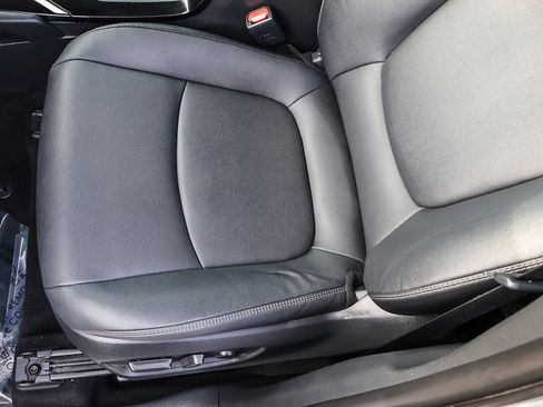 Used 2023 Toyota Corolla Cross XLE w/ Convenience Package image 33