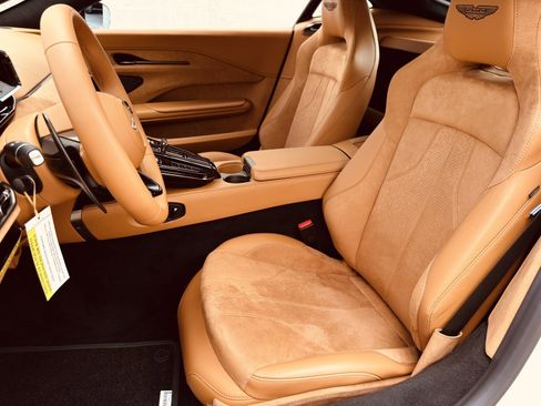 New 2025 Aston Martin V8 Vantage Coupe image 15