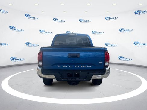 Used 2018 Toyota Tacoma SR5 RWD image 4