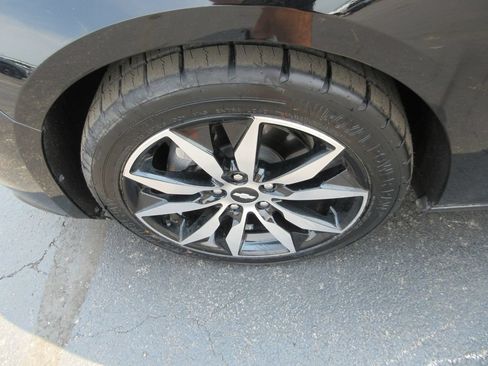 Used 2018 Chevrolet Malibu LT w/ Leather Package FWD image 13