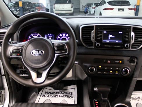 Used 2019 Kia Sportage LX image 18