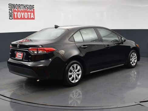 Used 2025 Toyota Corolla LE FWD image 4