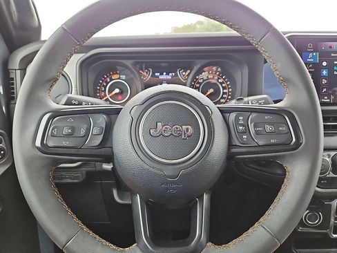 Used 2024 Jeep Wrangler Unlimited Sport AWD/4WD image 30