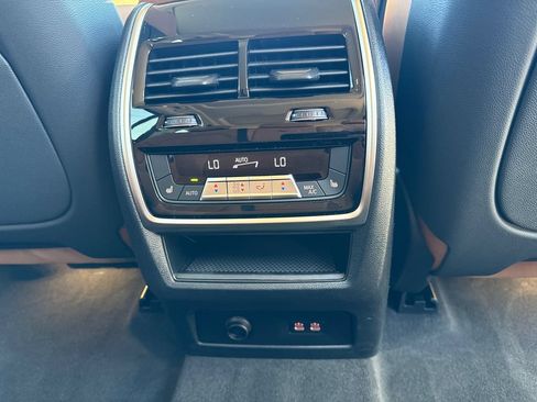 New 2027 BMW X7 xDrive40i w/ Premium Package AWD/4WD image 17