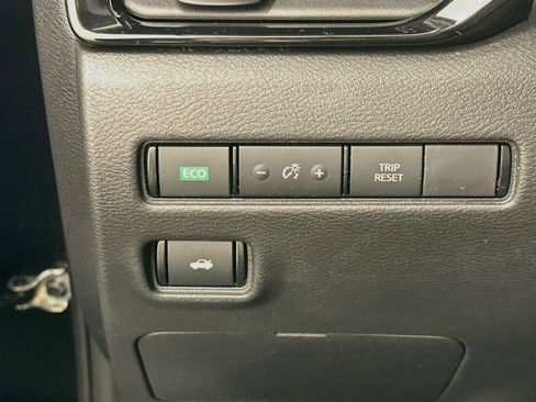 Used 2023 Nissan Sentra SV FWD image 17