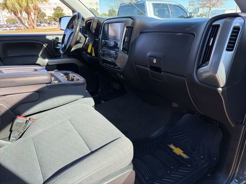 Used 2018 Chevrolet Silverado 1500 LT image 17