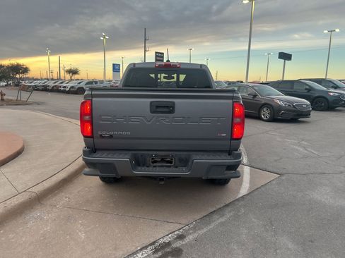 Used 2021 Chevrolet Colorado LT w/ LT Convenience Package image 6