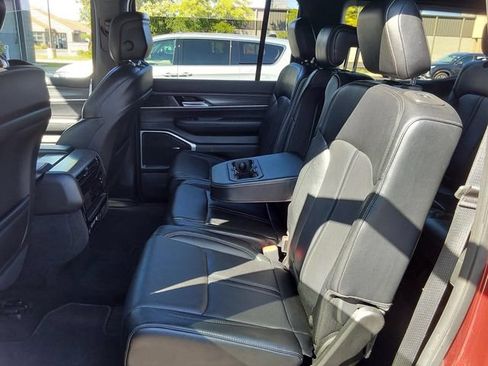 Used 2024 Jeep Wagoneer Series II w/ Flexible Seating Group AWD/4WD image 58