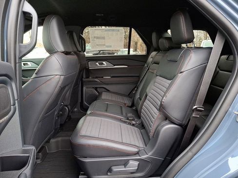 New 2026 Ford Explorer ST-Line w/ ST-Line Street Pack image 6