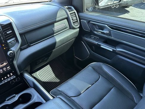 Used 2019 RAM 1500 Laramie AWD/4WD image 15