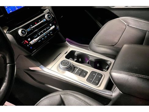 Used 2021 Ford Explorer Limited w/ Equipment Group 301A RWD image 19