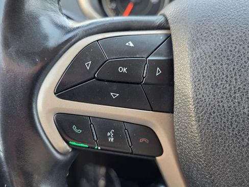 Used 2018 Jeep Cherokee Limited image 17