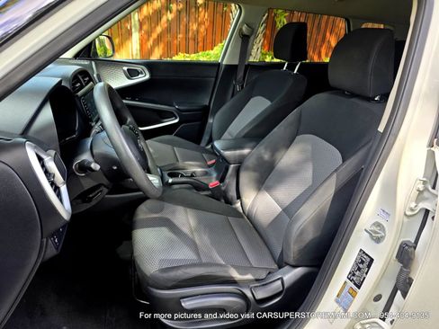 Used 2021 Kia Soul LX FWD image 18