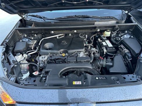 Used 2019 Toyota RAV4 LE image 20